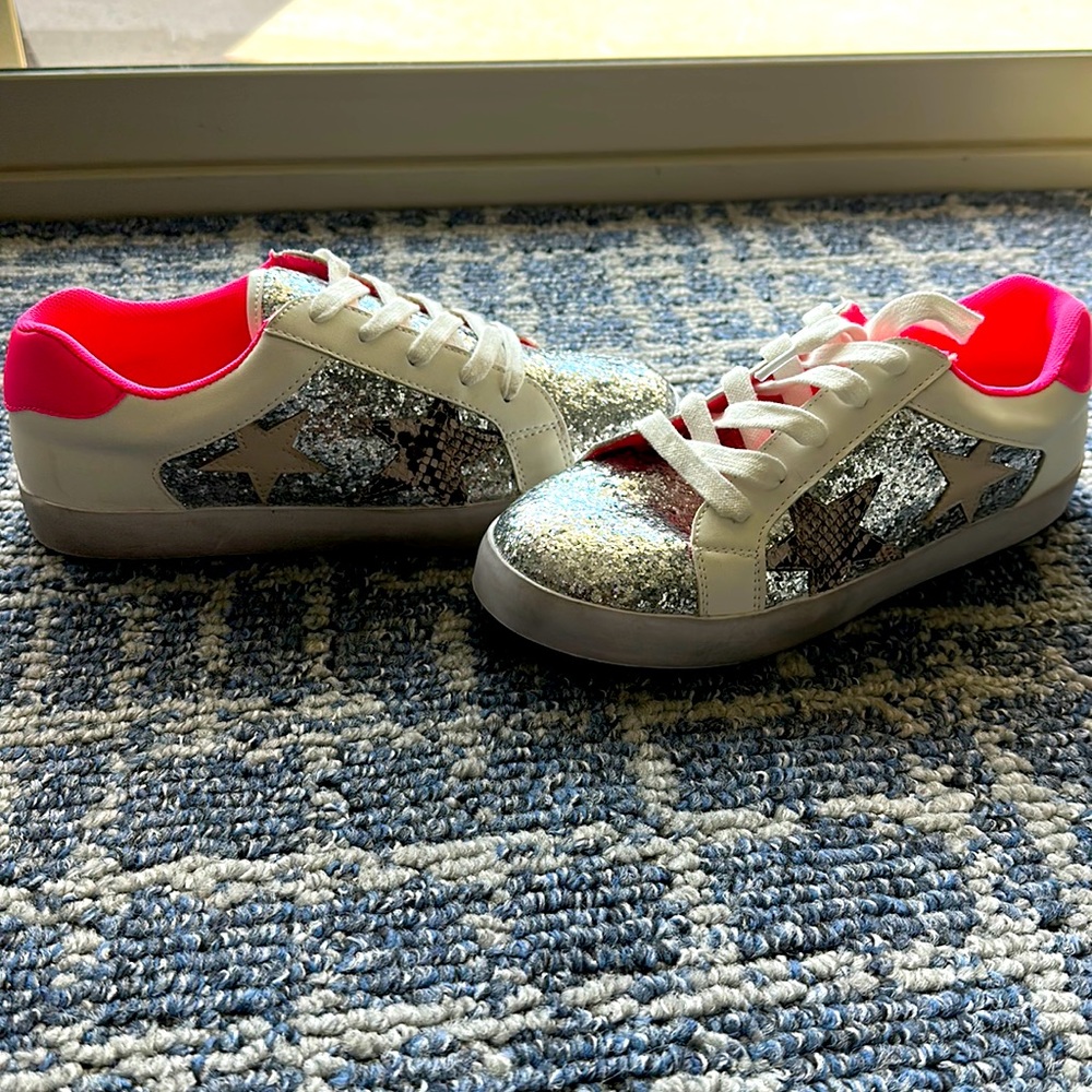Size 5 I.N.C TENNIS SHOES (Never worn)